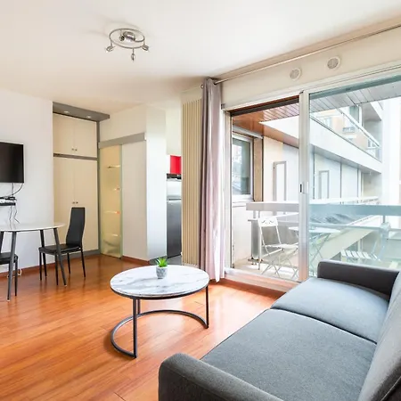 8 Eme - Studio De Charme Avec Balcon Paris