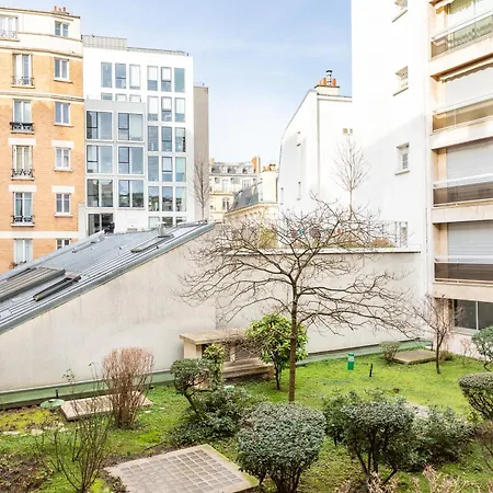 8 Eme - Studio De Charme Avec Balcon * Paris