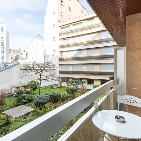 8 Eme - Studio De Charme Avec Balcon Lägenhet Paris